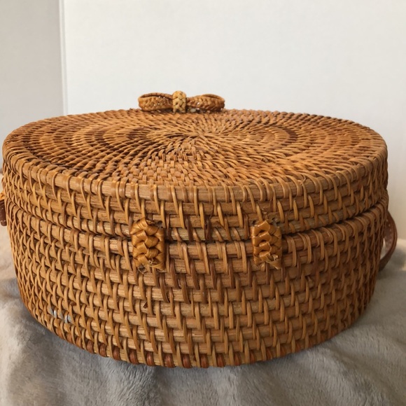 DONATED… JELAVU Alta Rattan tan/brown leather crossbody - Picture 7 of 8